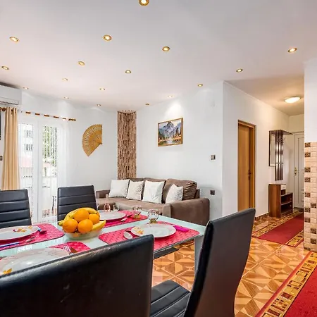 Roki Apartment *