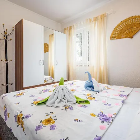 Apartment Roki *
